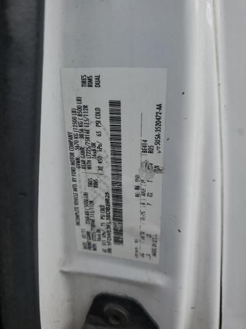 2011 Ford Econoline E350 Super Duty Cutaway Van