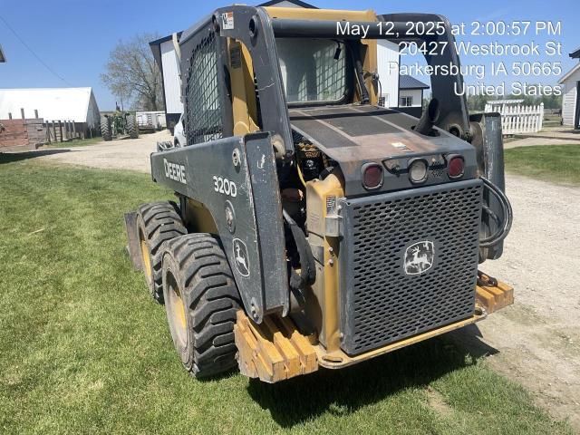 2012 John Deere 320
