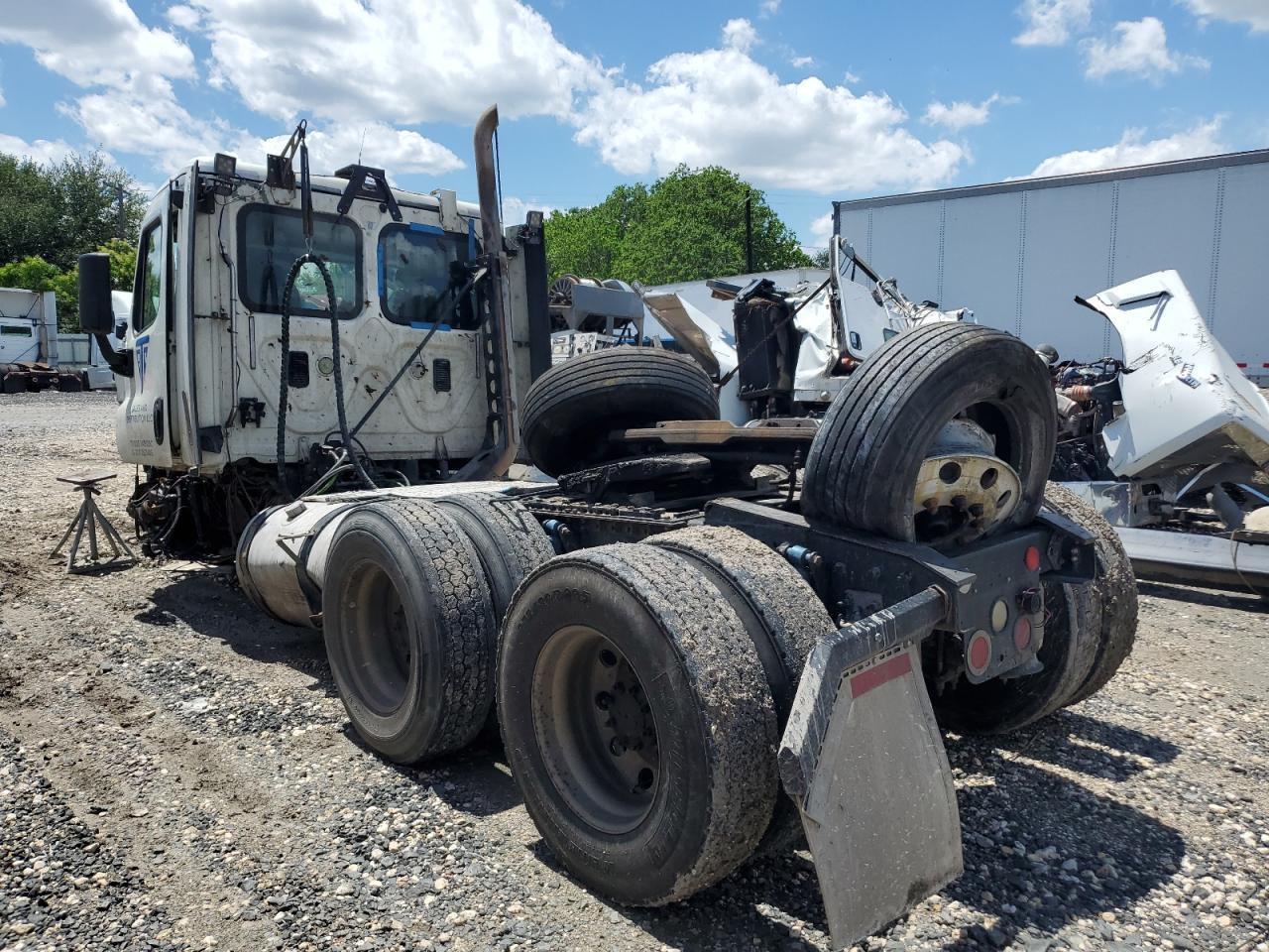 2015 Freightliner Cascadia 125 Semi Truck