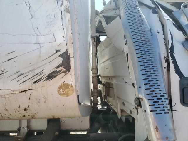 1996 Freightliner Medium Conventional FL70