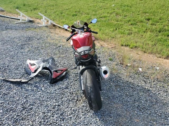 2025 Suzuki GSX-R1000 R