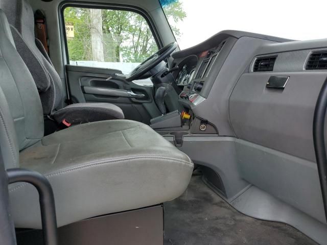2016 Kenworth T680 Semi Truck