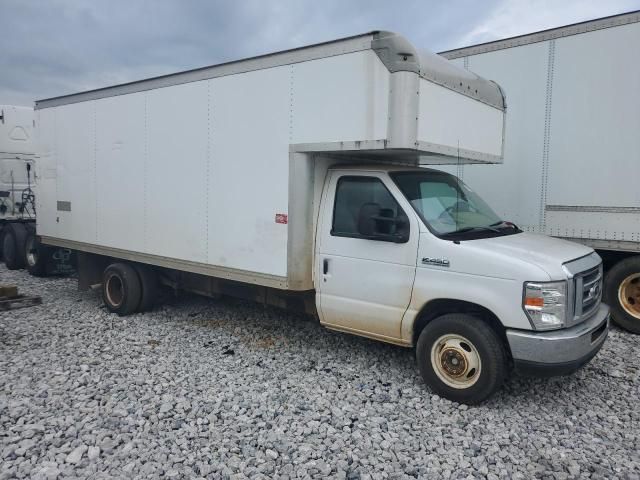 2018 Ford Econoline E450 Super Duty Cutaway Van