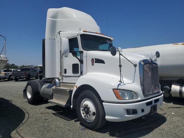 2013 Kenworth T660 Semi Truck