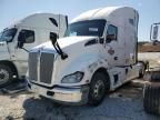 2017 Kenworth T680 Semi Truck