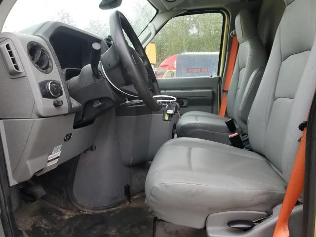 2021 Ford Econoline E450 Super Duty Cutaway Van