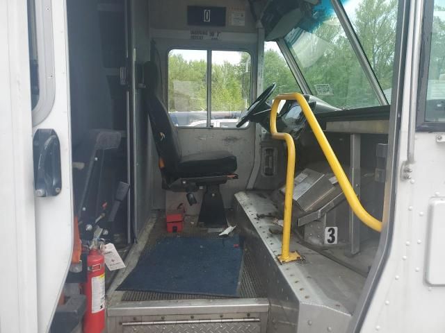 2013 Ford F59