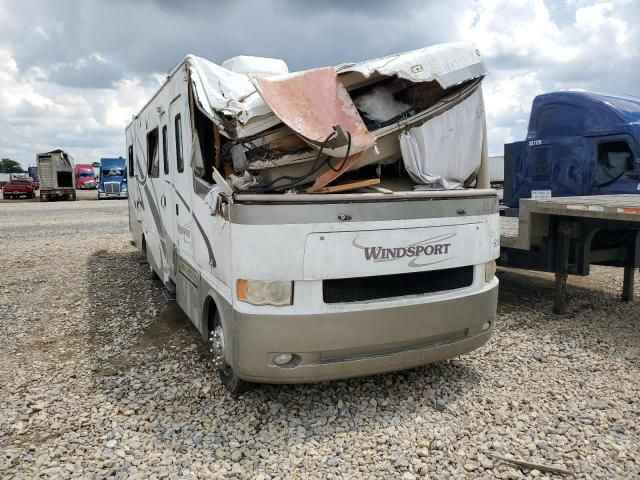 2004 Workhorse Custom Chassis Motorhome Chassis W22
