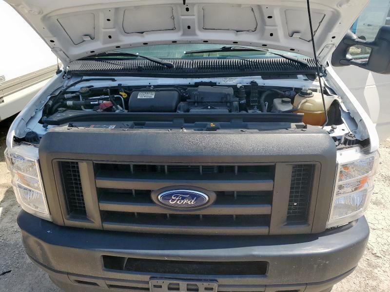 2021 Ford Econoline E350 Super Duty Cutaway Van