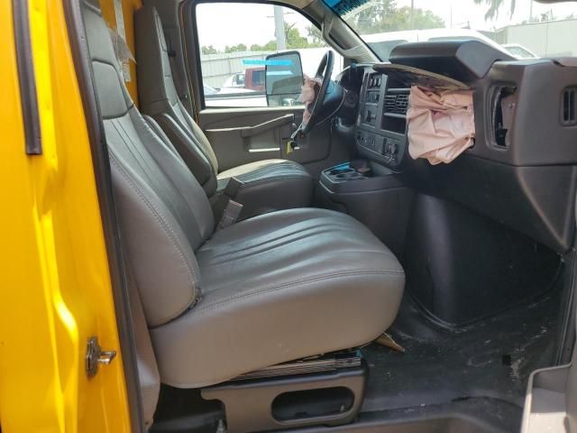 2022 GMC Savana Cutaway G3500