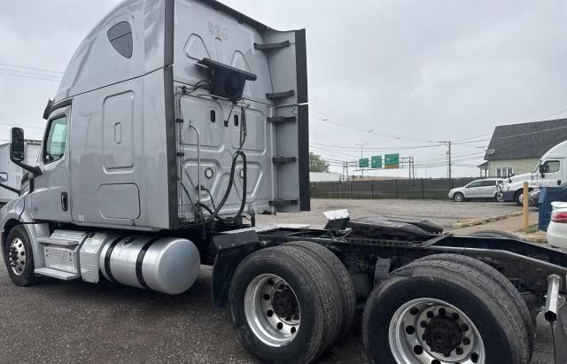 2019 Freightliner Cascadia 126