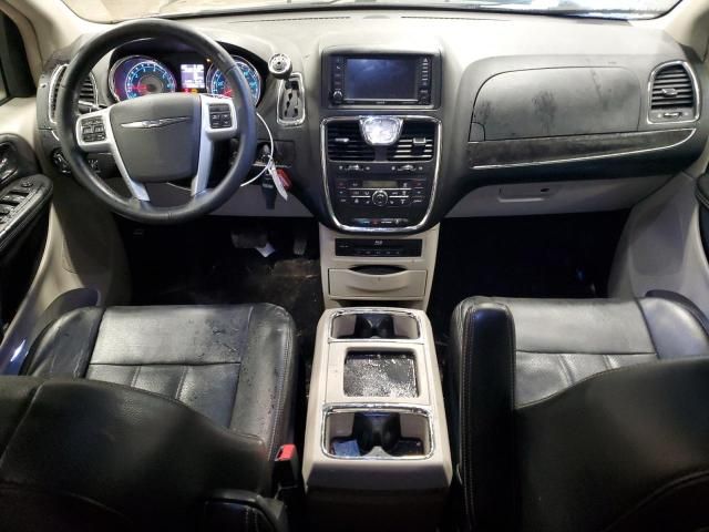 2014 Chrysler Town & Country Touring L