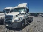 2019 Freightliner Cascadia 126 Semi Truck