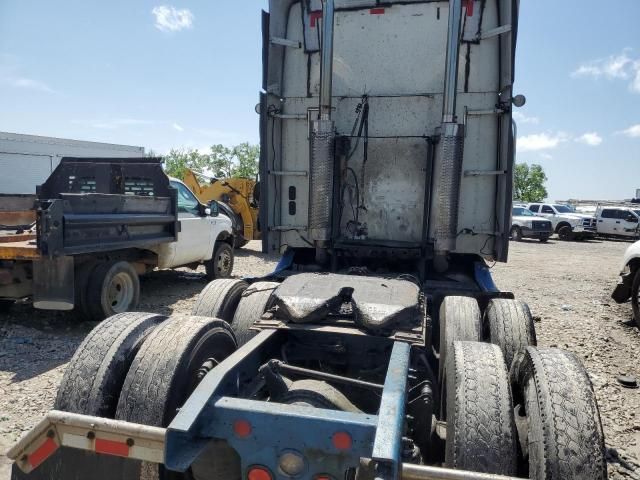 2004 Freightliner Columbia 120 Semi Truck
