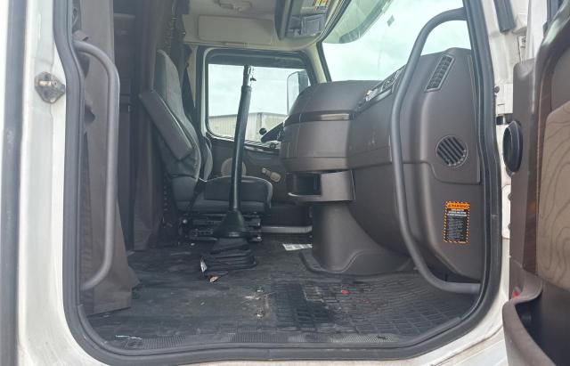 2013 Volvo VN VNL