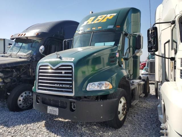 2015 Mack CX612 Semi Truck