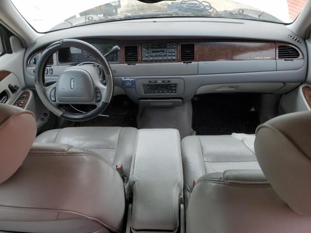 2002 Lincoln Town Car Executive