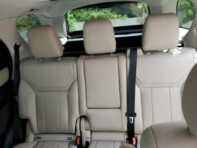 2017 Land Rover Discovery SE
