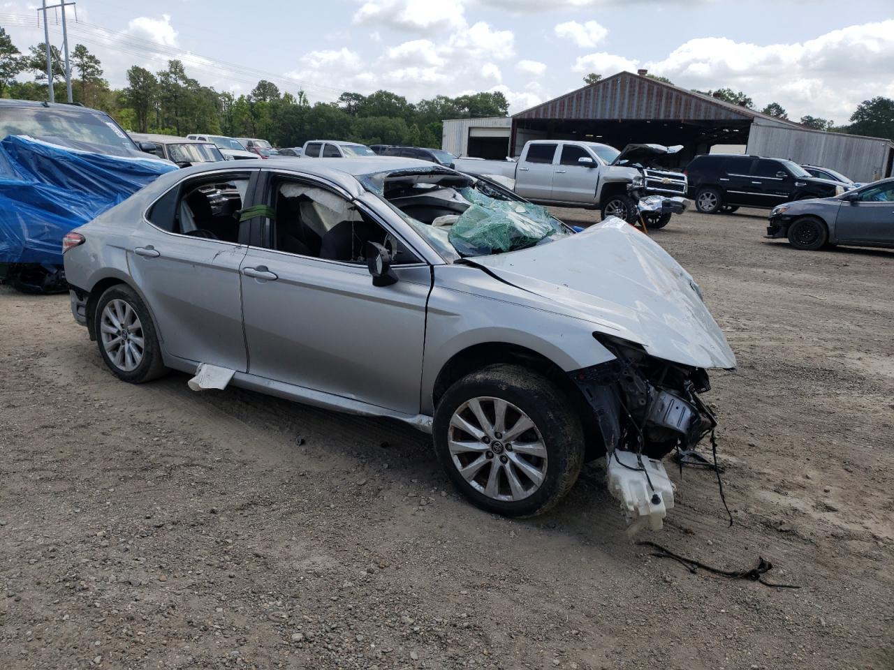 2020 Toyota Camry le