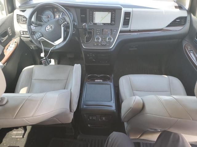 2020 Toyota Sienna XLE