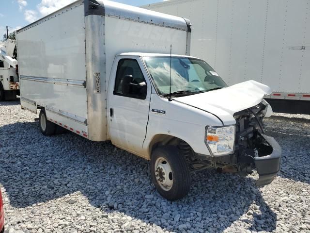 2023 Ford Econoline E350 Super Duty Cutaway Van