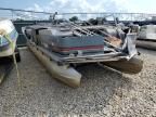 1990 Sun Tracker Partybarge