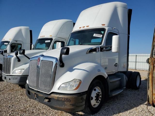 2016 Kenworth T680 Semi Truck
