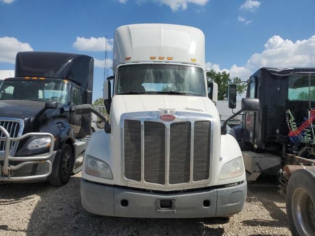 2018 Peterbilt 579 Semi Truck