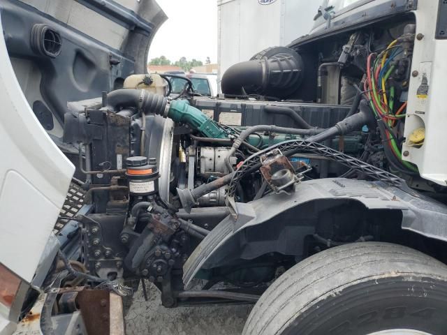 2007 Volvo VNL Semi Truck