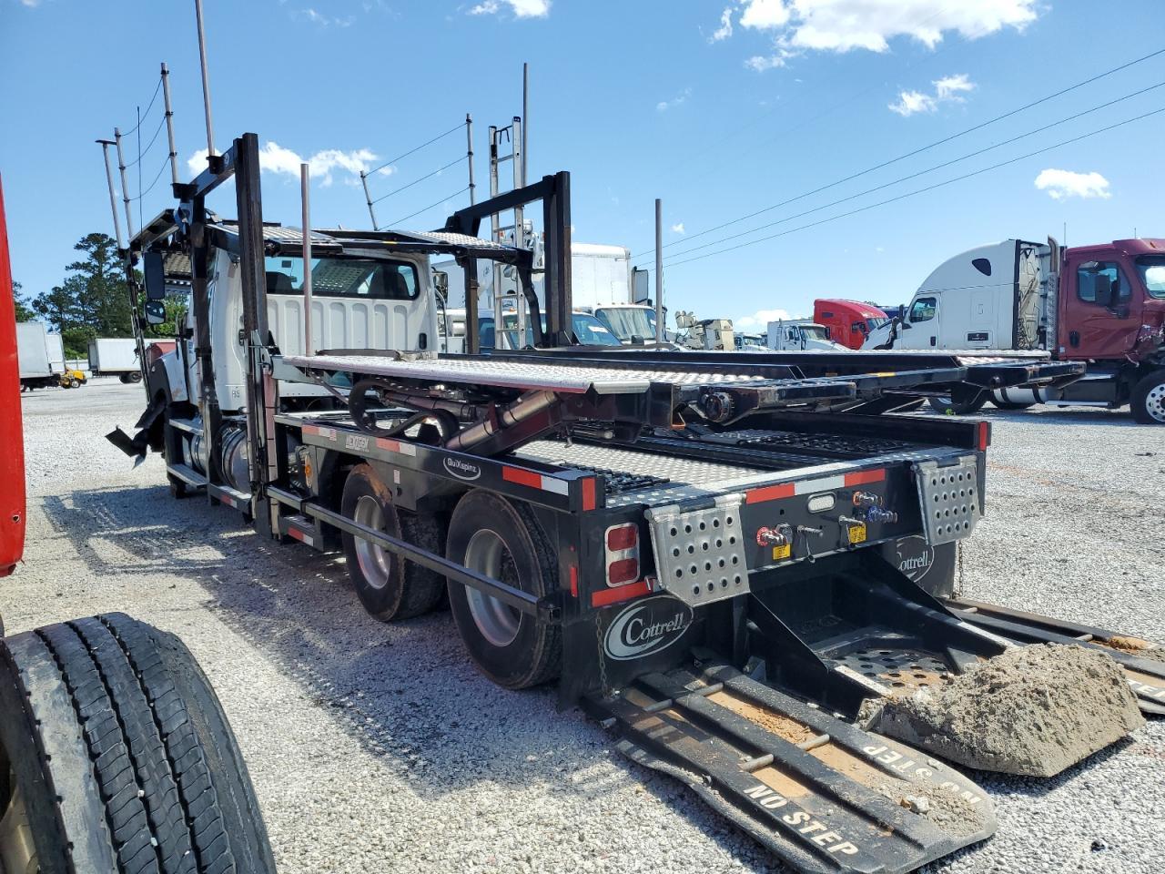 2022 Freightliner 114SD Car Carrier Truck