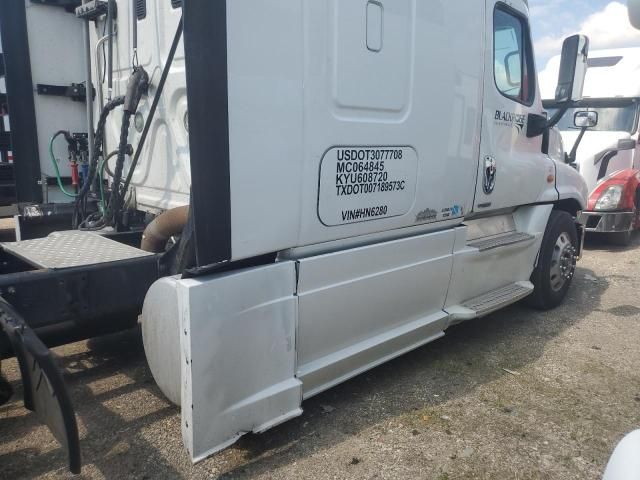 2017 Freightliner Cascadia 125 Semi Truck