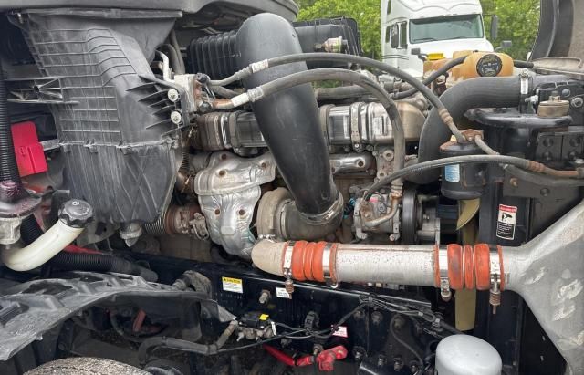 2019 Freightliner Cascadia 126
