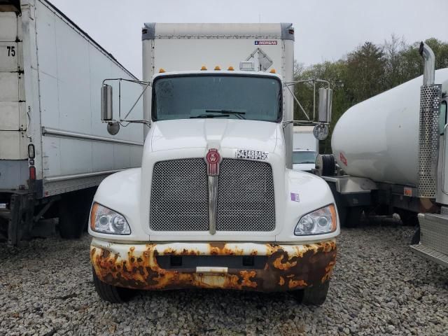 2017 Kenworth Construction T270
