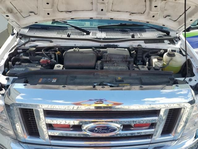 2021 Ford Econoline E350 Super Duty Cutaway Van