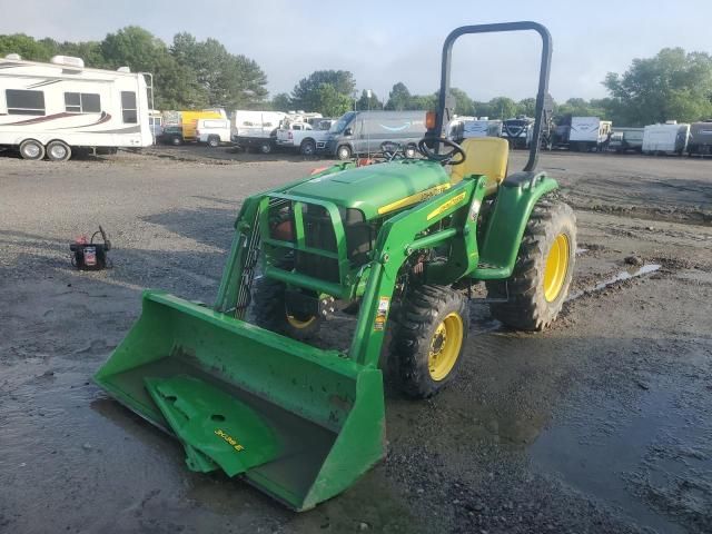 2015 John Deere 3038E
