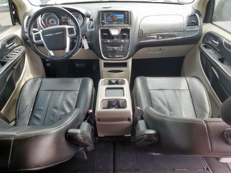 2015 Chrysler Town & Country Touring