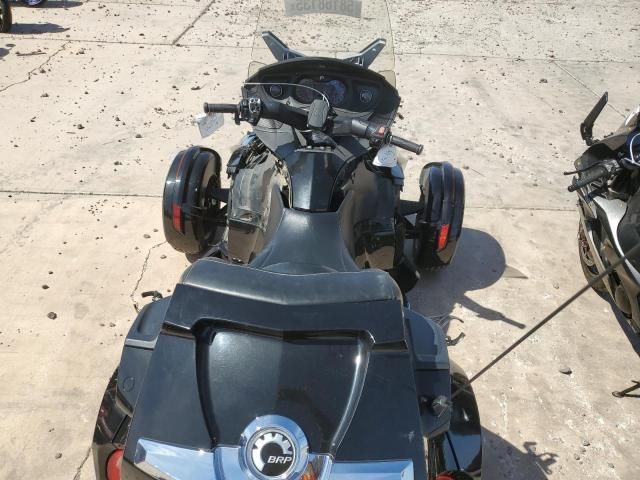 2015 Can-Am Spyder Roadster RT