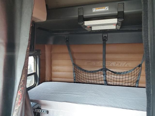 2019 Freightliner Cascadia 126 Semi Truck