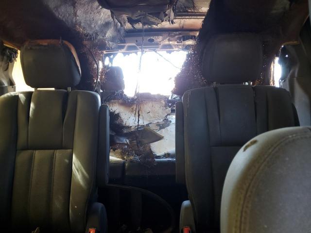 2014 Chrysler Town & Country Touring l