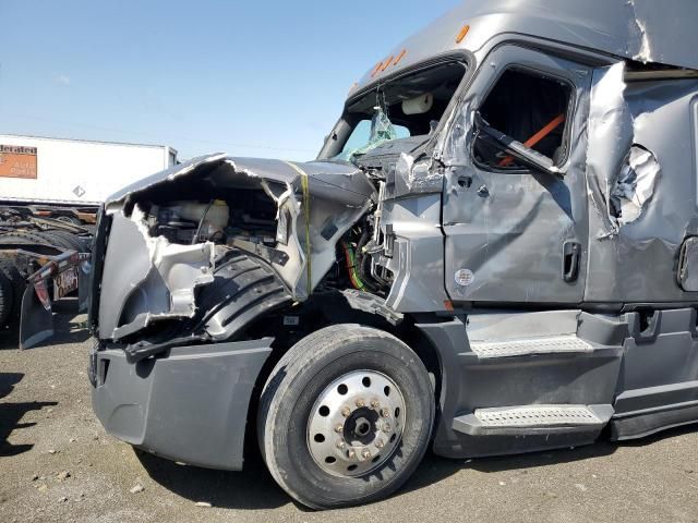 2021 Freightliner Cascadia 1