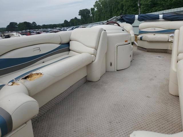 2004 Bennington Marine Boat