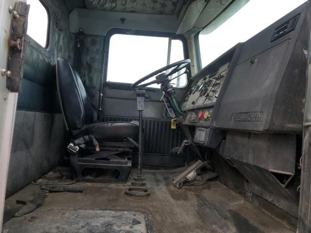 1990 Kenworth T660 Semi Truck