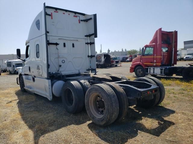 2018 Freightliner Cascadia 126