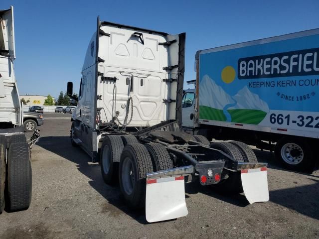 2018 Freightliner Cascadia 126 Semi Truck
