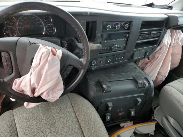 2023 GMC Savana Cutaway G3500