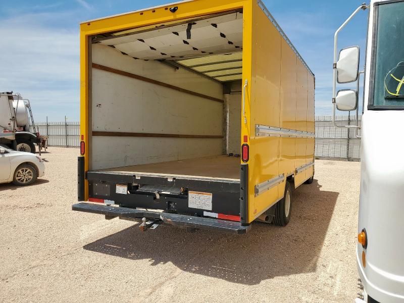 2023 GMC Savana Cutaway G3500