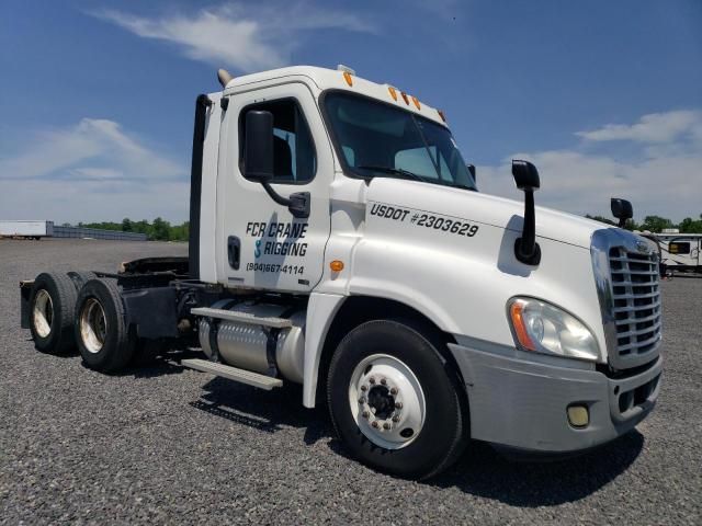 2011 Freightliner Cascadia 125 Semi Truck