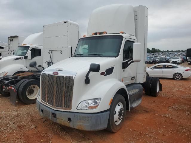2017 Peterbilt Tractor 579 Semi Truck