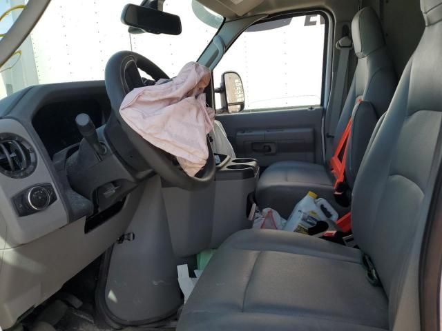 2024 Ford Econoline E350 Super Duty Cutaway Van
