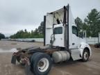 2014 Kenworth T680 Semi Truck